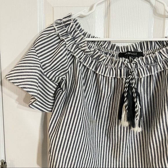 Rampage crop top off shoulder fringe detail striped size medium - Picture 3 of 9